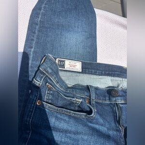 GAP True Skinny Mid-Rise size 32
